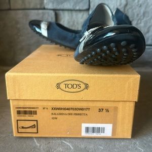 TODS Italian leather ballerina bubble shoe.